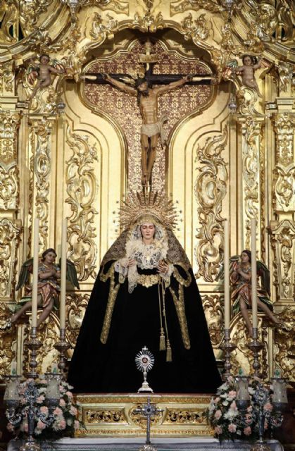 La titular mariana de la hermandad de vera-cruz la Virgen de las Angustias de Alcalá del Río (Sevilla) vestida de luto - 2, Foto 2