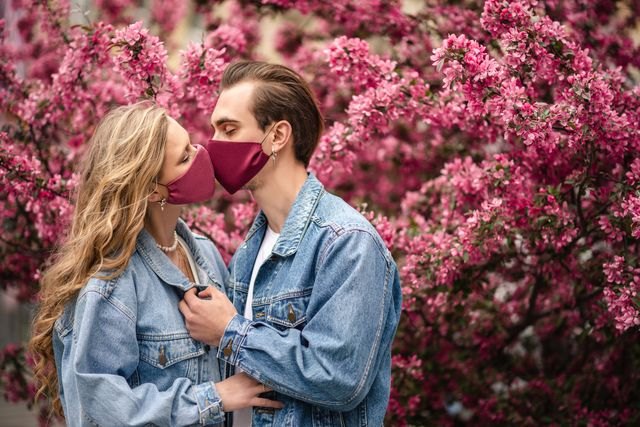 La mascarilla facilita las aventuras extraconyugales - 3, Foto 3