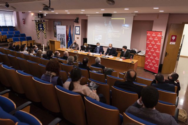 Tributo al profesor Jesús Rivas en el primer simposio internacional de la UMU dedicado al arte de la plata - 1, Foto 1