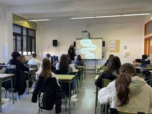 La Concejalía de Juventud imparte el taller 'Juntos contra la Violencia de Género' a más de 300 alumnos y alumnas del Instituto de Educación Secundaria Príncipe de Asturias - 1, Foto 1