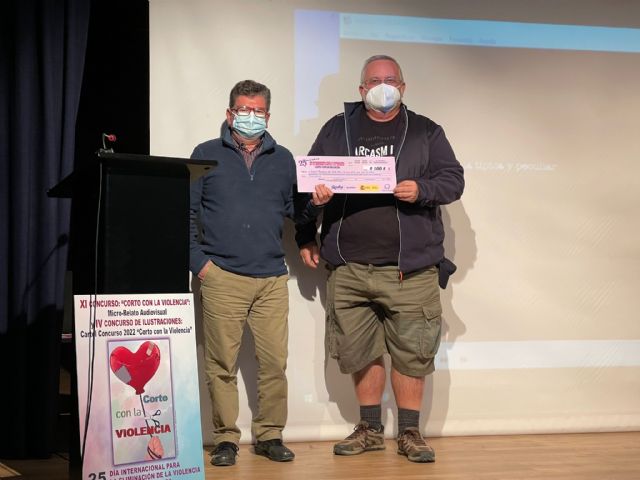 El IES Europa logra el primer premio del concurso Corto con la violencia - 2, Foto 2