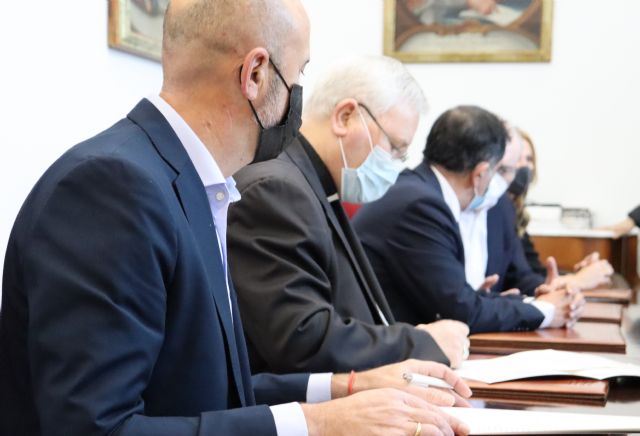 Cáritas y Disfrimur crean una escuela de conductores para formar y dar una primera oportunidad laboral a personas vulnerables - 1, Foto 1