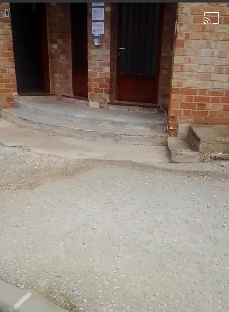 VOX Alcantarilla solicita la instalación de bolardos de seguridad en las puertas de los colegios - 2, Foto 2