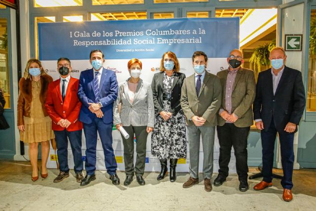 Isabel Franco acude a la I Gala de Premios Columbares a la Responsabilidad Social Corporativa - 1, Foto 1