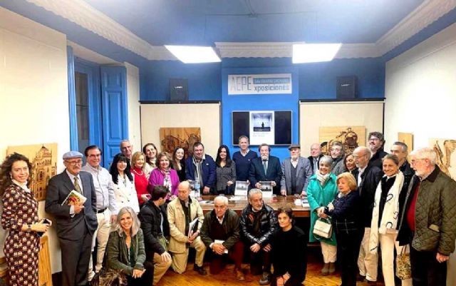 Presentado en la AEPE el libro “Hablemos de Arte” - 1, Foto 1
