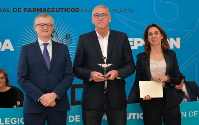 El Colegio de Farmacéuticos premia a Cirugía Solidaria por su iniciativa socio-sanitaria - 1, Foto 1
