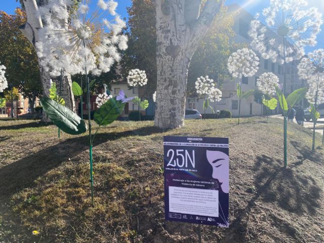 Bullas rinde homenaje a las mujeres víctimas de violencia de género con la instalación Semillas en el viento que no calla - 4, Foto 4
