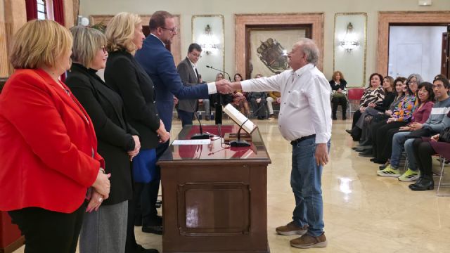Medio centenar de nuevos funcionarios toman posesión de sus puestos en el Ayuntamiento de Murcia - 2, Foto 2