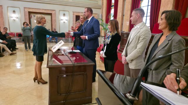 Medio centenar de nuevos funcionarios toman posesión de sus puestos en el Ayuntamiento de Murcia - 3, Foto 3