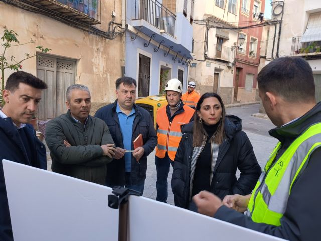 El Gobierno regional invierte 37.000 euros en la renovación de la red de saneamiento de la calle Mayor de Blanca - 1, Foto 1