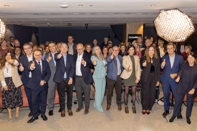 CaixaBank reúne a cerca de un centenar de personas en Murcia en una charla sobre longevidad saludable con Xavier Sardà y el catedrático José Viña - 3, Foto 3