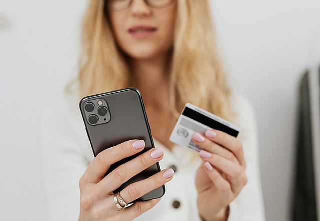 El black friday dispara la oniomanía, la adicción silenciosa a las compras que cada vez afecta a más jóvenes - 1, Foto 1