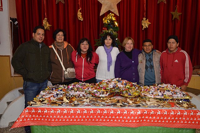 Cáritas Tres Avemarías organizó una cena especial de Noche Buena para sus beneficiarios, Foto 3