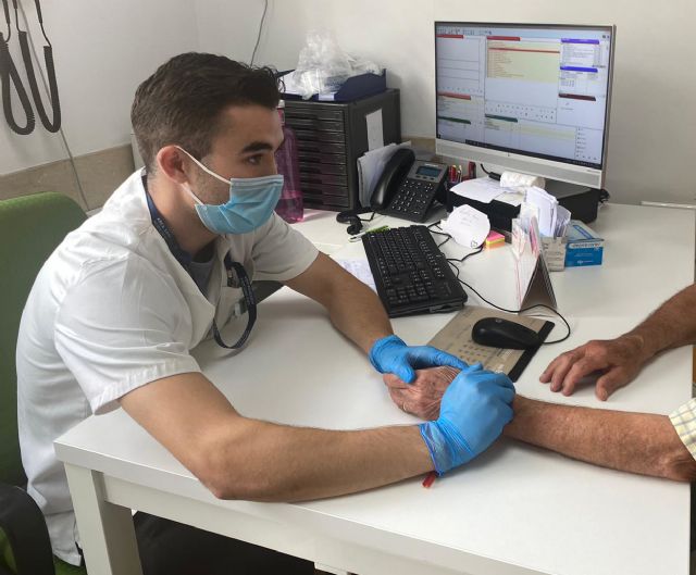 El SMS culmina la puesta en marcha del programa regional de detección de fibrilación auricular en Atención Primaria - 1, Foto 1