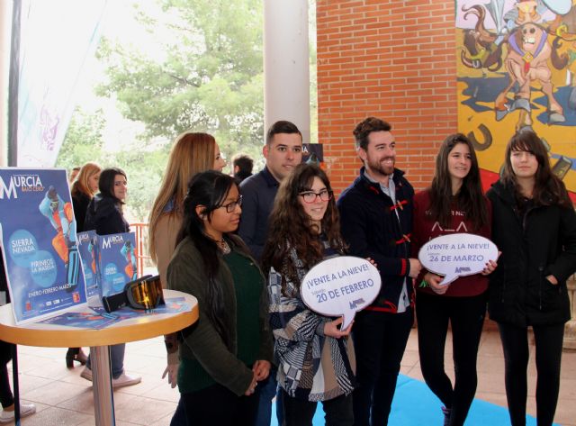 Presentan un nuevo programa de viajes a la nieve para jóvenes lumbrerenses - 1, Foto 1