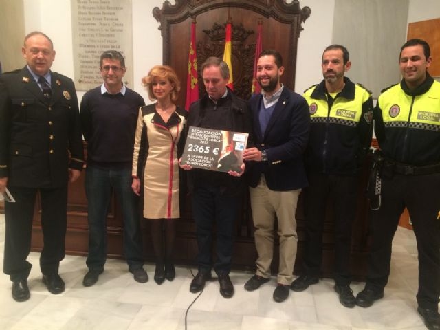 La Asociación Down Lorca recibe 2.365 euros de las inscripciones de la San Silvestre de Lorca - 1, Foto 1