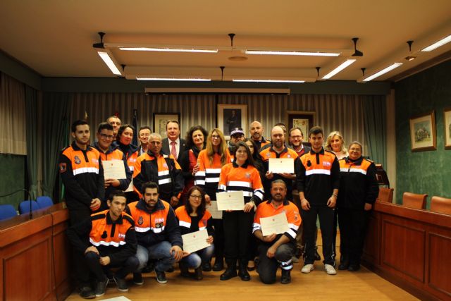 Entrega de diplomas a los participantes en un curso de Protección Civil de Ceutí - 2, Foto 2