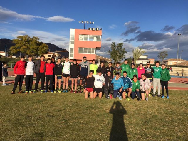 La Federacin de Triatln realiza la toma de tiempos de tecnificacin a las jvenes promesas del Triatln Regional, Foto 1