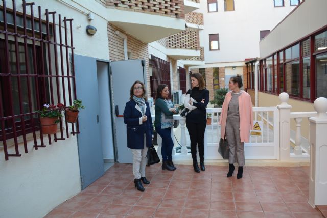 La alcaldesa y la delegada territorial de INEPRODES en Murcia visitan la residencia de pensionistas ferroviarios de Águilas - 2, Foto 2