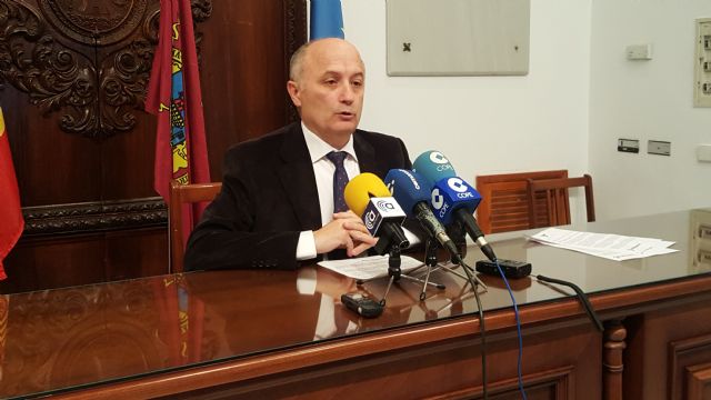 Antonio Meca propone que el uso de los vehículos municipales se destine exclusivamente para la función pública y en horario laboral - 1, Foto 1