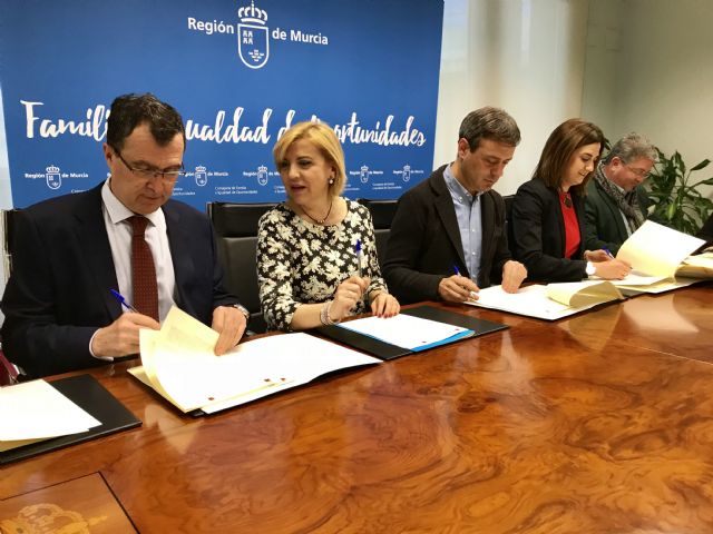 El Ayuntamiento lleva la atención social a un total de 32.000 murcianos en 2017 - 1, Foto 1