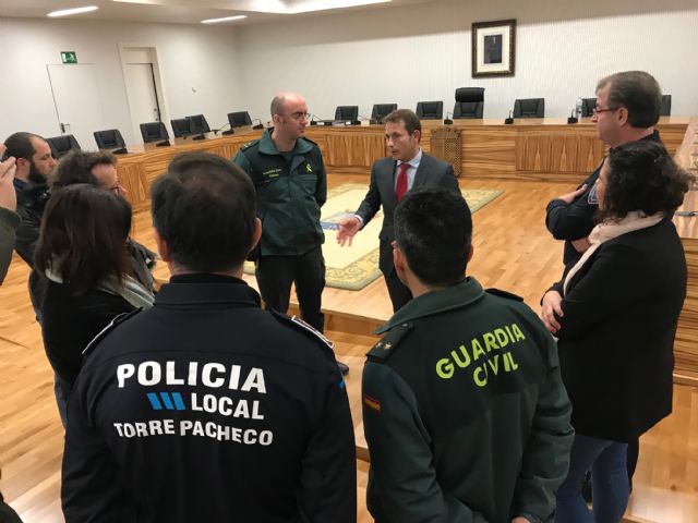 El Alcalde recibe al nuevo Capitán Jefe de la IV Compañía de la Guardia Civil, Manuel Gil Rozas - 3, Foto 3