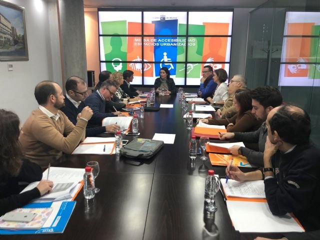 Fomento inicia los grupos de trabajo para desarrollar un reglamento de Accesibilidad Universal de consenso - 1, Foto 1