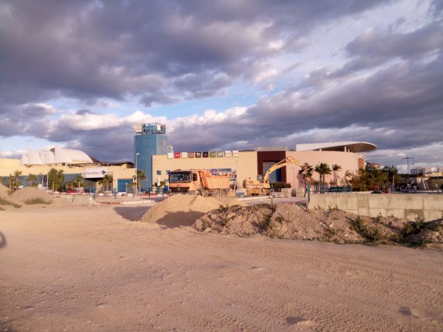 Ciudadanos pedirá a Mari Carmen Moreno que practique la transparencia haciendo público el coste real del puente de la Rambla de las Culebras y aclare si eliminará los caminos de tierra de acceso a los jardines - 4, Foto 4