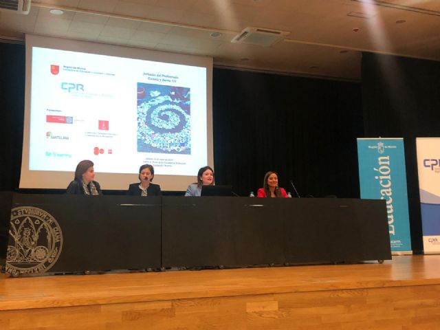 Cerca de 200 docentes asisten a las III Jornadas 'Escuela y Barrio' dirigidas a los Centros de Atención Educativa Preferente - 1, Foto 1