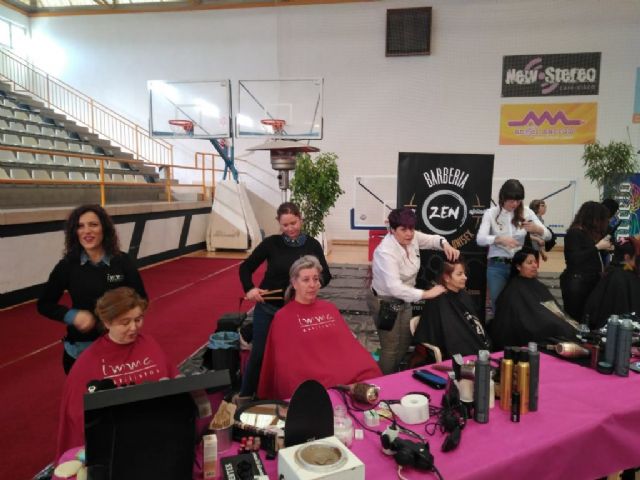 Numerosas personas participan en 