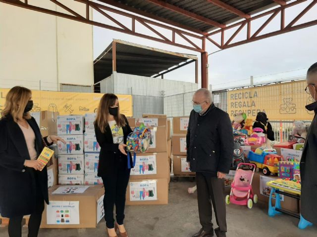 La campaña 'Recicla, regala y recupera por los demás y por el medioambiente' se repetirá cada cambio de estación debido al éxito de la primera edición - 1, Foto 1