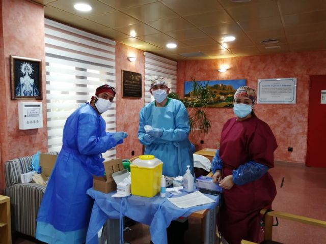 La segunda dosis de la vacuna contra la COVID-19 llega a la Residencia de Ancianos Nuestra Señora Virgen de la Esperanza - 3, Foto 3