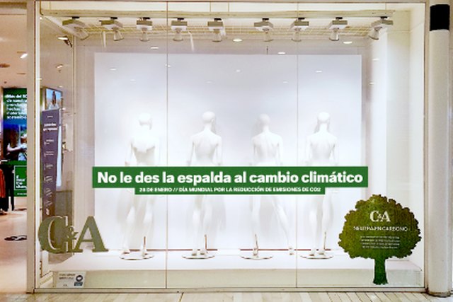 C&A desnuda sus escaparates para lanzar un mensaje contra el cambio climático - 1, Foto 1
