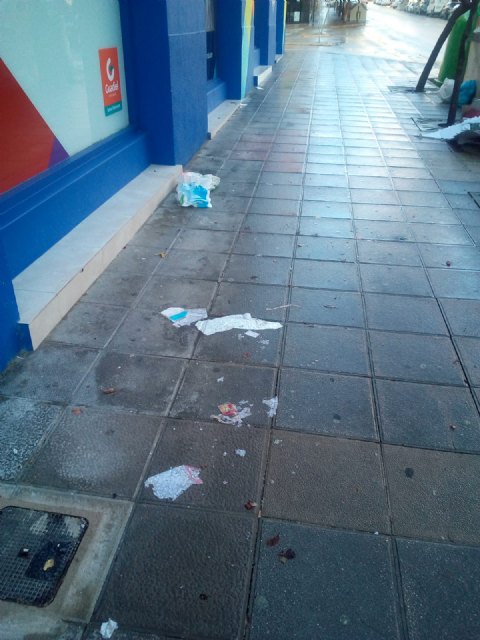 Podemos Cieza insta al Ayuntamiento a elaborar e implementar un Plan Integral de Limpieza Viaria que acabe definitivamente con la suciedad   callejera del municipio - 2, Foto 2