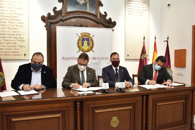 Ayuntamiento, CECLOR y Cámara de Comercio de Lorca acuerdan un protocolo de actuación para impulsar la obtención de licencias de obra y actividad en el municipio - 1, Foto 1