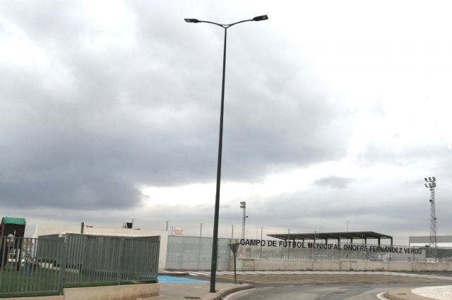 Focos fundidos y falta de bancos y perchas en los vestuarios de los campos municipales de fútbol - 2, Foto 2