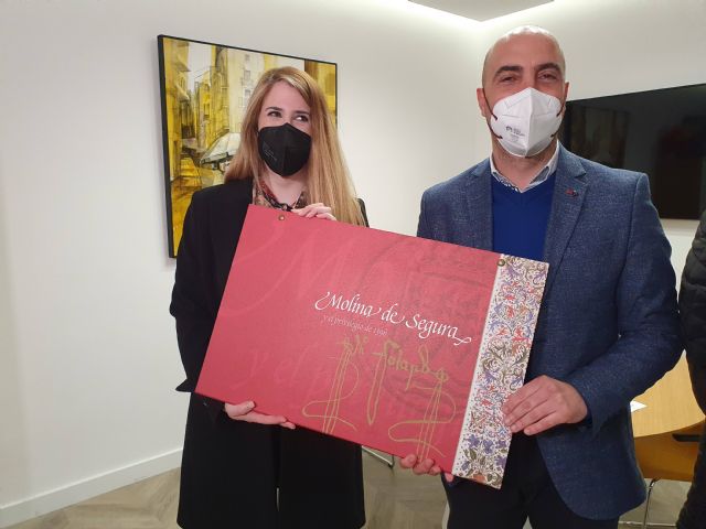 El alcalde recibe a la entrenadora del Club Molina Basket, Mari Cruz Gómez, galardonada como Entrenadora del Año - 1, Foto 1