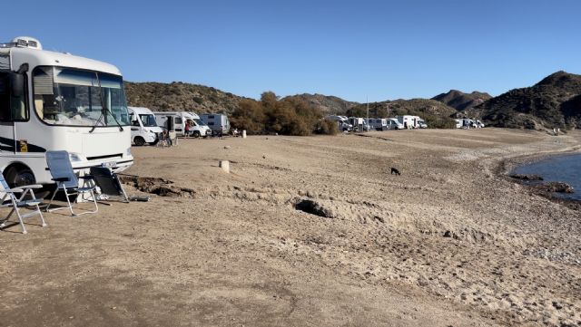 El PSOE no cumple con la Ordenanza Municipal que regula las zonas de estacionamiento de autocaravanas - 1, Foto 1