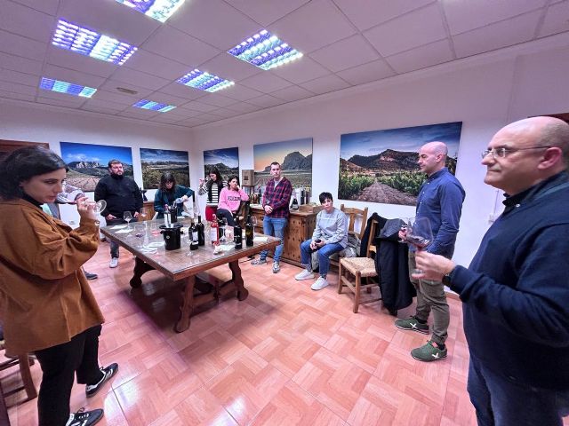 La DOP Jumilla recibe la visita de un distinguido grupo de sumilleres - 2, Foto 2