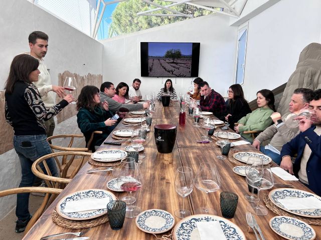 La DOP Jumilla recibe la visita de un distinguido grupo de sumilleres - 3, Foto 3
