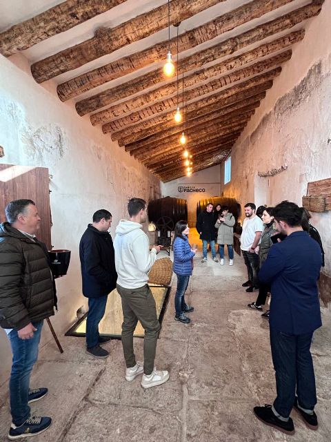 La DOP Jumilla recibe la visita de un distinguido grupo de sumilleres - 4, Foto 4