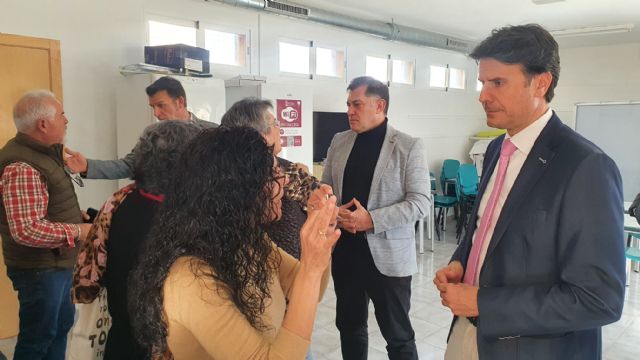 El alcalde anuncia que las Escuelas Viejas de El Fenazar ya cuentan con servicio de fibra óptica - 2, Foto 2