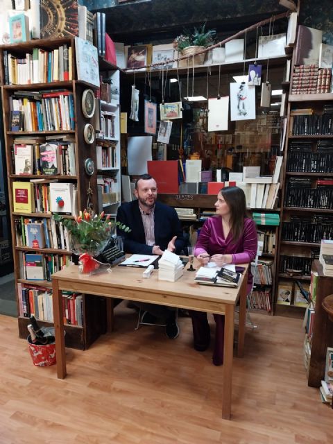 Débora Palop publica el poemario Ecos de haikus - 2, Foto 2