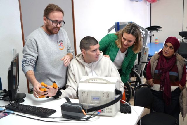 Política Social mejora la autonomía de las personas con discapacidad mediante dispositivos de alta tecnología - 2, Foto 2