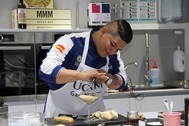 El chef Sebastián López ha realizado un showcooking sobre trufas en las instalaciones de la UCAM - 1, Foto 1