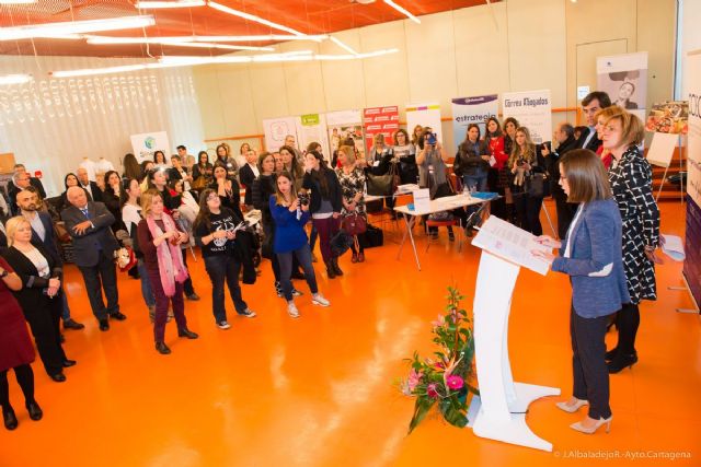 25 empresas de mujeres emprendedoras mostraron sus actividades en la presentación de Amep - 3, Foto 3