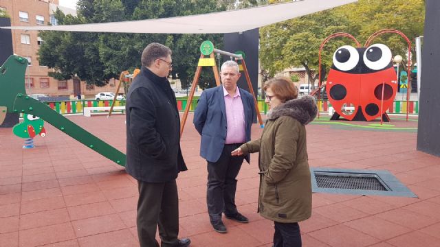 El PSOE aplaude el esfuerzo del pedáneo de Espinardo que estrena un jardín moderno y accesible a la altura de los del centro de Murcia - 2, Foto 2