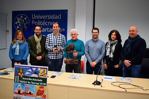 El II Concurso de Dibujo y Murales Infantiles Trinidad García presenta su trofeo reproducido por una impresora 3D - 1, Foto 1