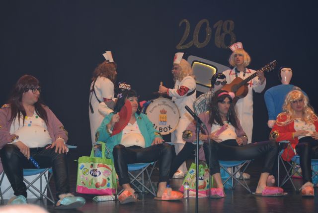 El III Certamen Nacional de Chirigotas Carnaval de Águilas pone en pie al público del Auditorio - 3, Foto 3