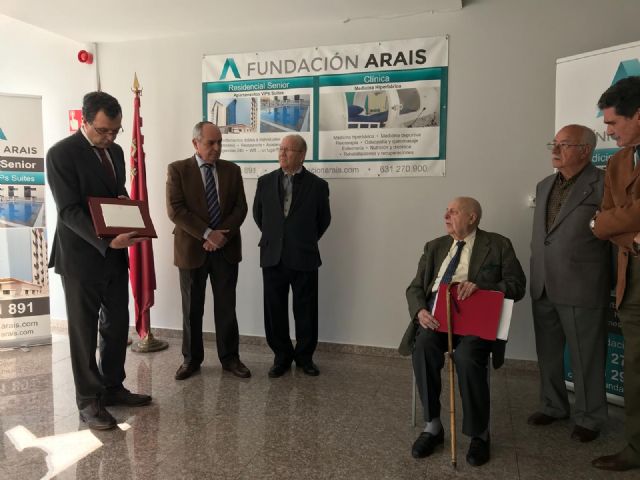 Una placa ´Por su amor a Murcia´ rinde homenaje a José María Vela Urrea - 2, Foto 2